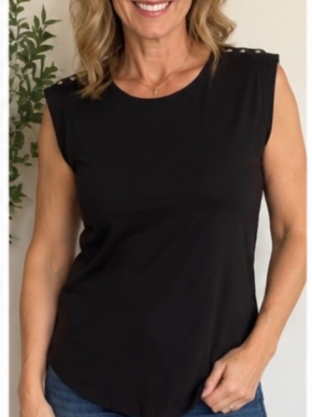 White House Black Market Sleeveless Women's Top